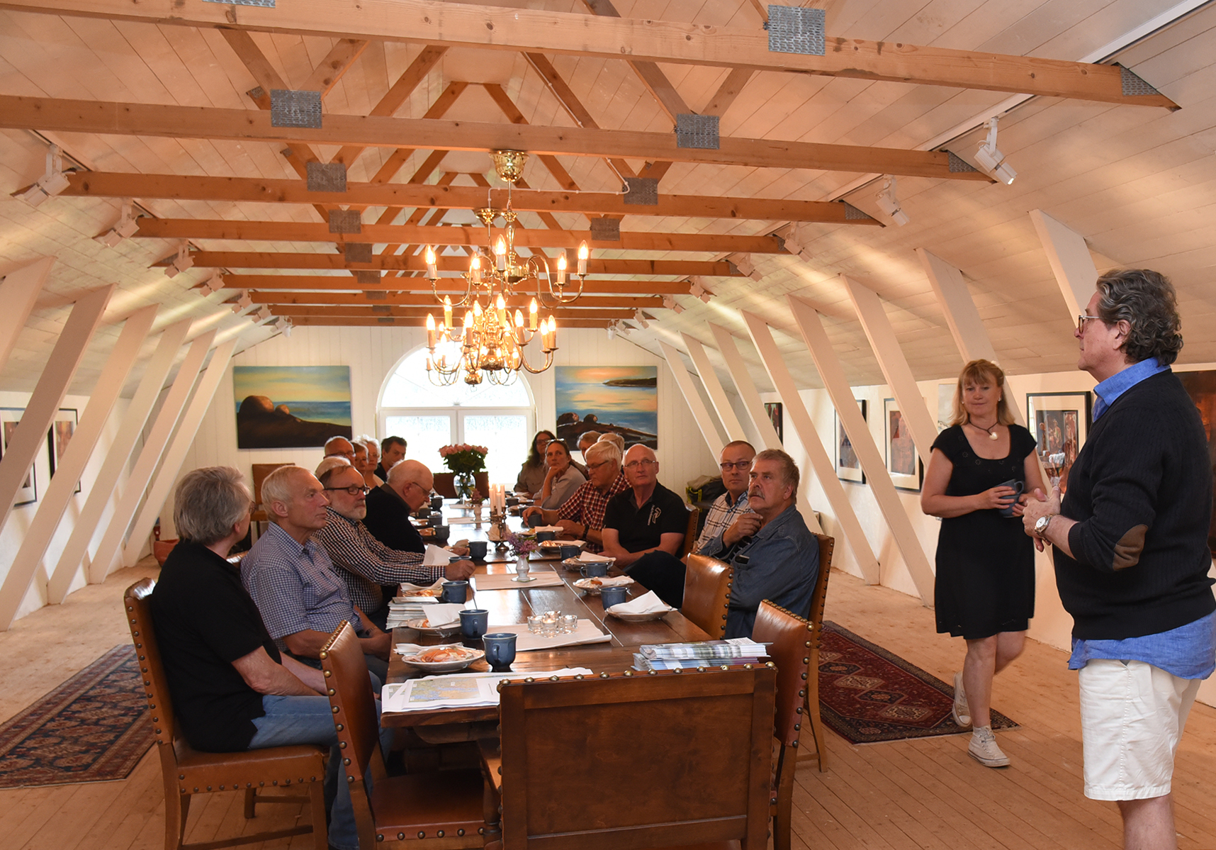 Entreprenörerna samlades i konsthallen på Bergsmansgårdens Gästhus i Asphyttan inför sommarsäsongen.